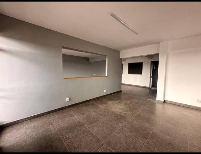 79M² OFFICE TO LET IN GREENSIDE